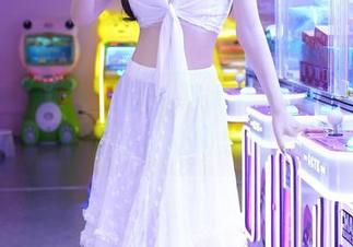 秀人网 – 优酱的新鲜写真来啦！水手服穿搭真是行走的风景！