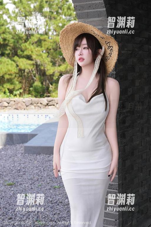 秀人网-吃白菜的vi菜菜 秀人网 - 当吃白菜的vi菜菜遇见光:自拍作品里的原图,真是灵魂出窍!