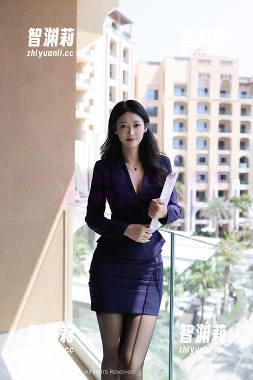 秀人网-小紫儿 秀人网 - 小紫儿的比基尼合集:似乎每一张都是对夏天的一次小挑逗