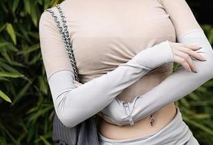 秀人网 – 敢问白芷yy，这豹纹全套写真怎么就那么有吸引力啊？