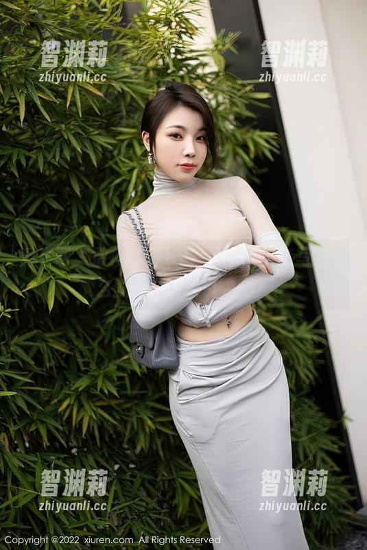 秀人网-白芷yy 秀人网 - 敢问白芷yy,这豹纹全套写真怎么就那么有吸引力啊?