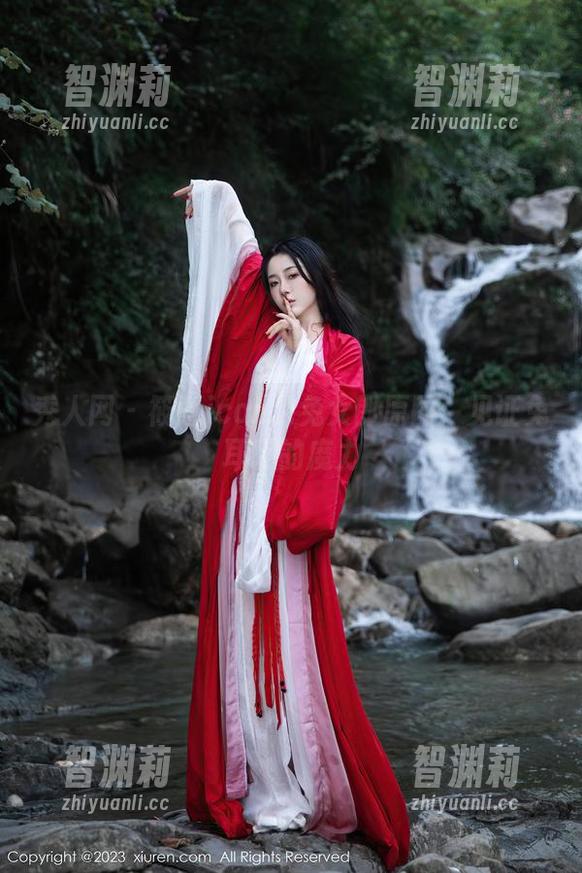 秀人网 - 筱慧icon的兔女郎原图：见证兔耳环的魔力