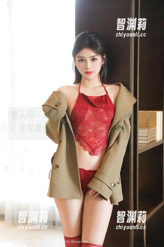 秀人网-雨儿酱eve 秀人网 - 幻想与现实交织,雨儿酱eve泳衣写真合集:海风轻拂,瞬间被捕捉