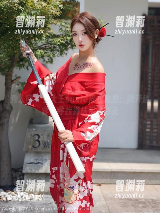 秀人网-雯大王susie 秀人网 - 雯大王susie皮衣私拍:撕开迷雾,寻找那抹叛逆的光