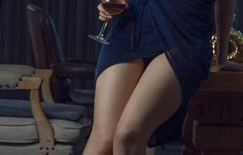 美腿与秋天的相遇，秋和柯基的私拍资源好想收藏！