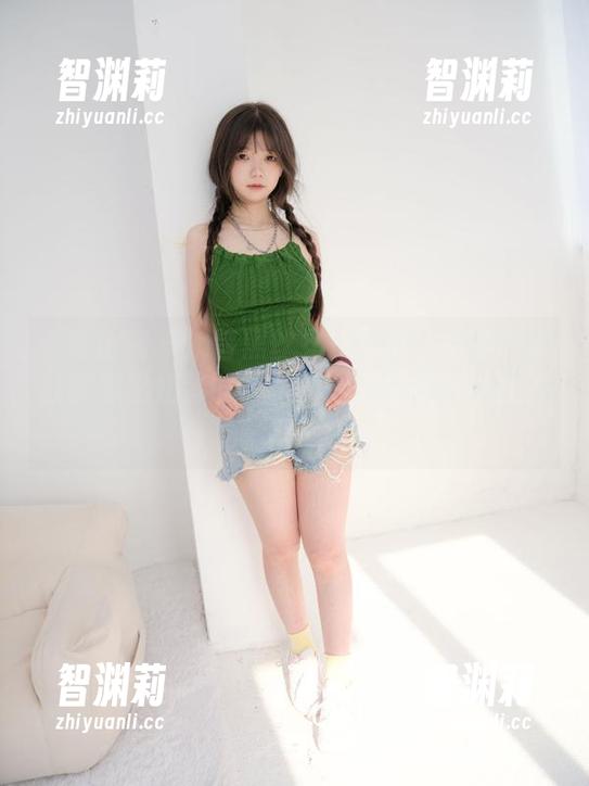 紧急企划 - 奶昔黑丝女仆写真：有多少黑丝能穿出奶昔的风格？图包里就可以找答案！