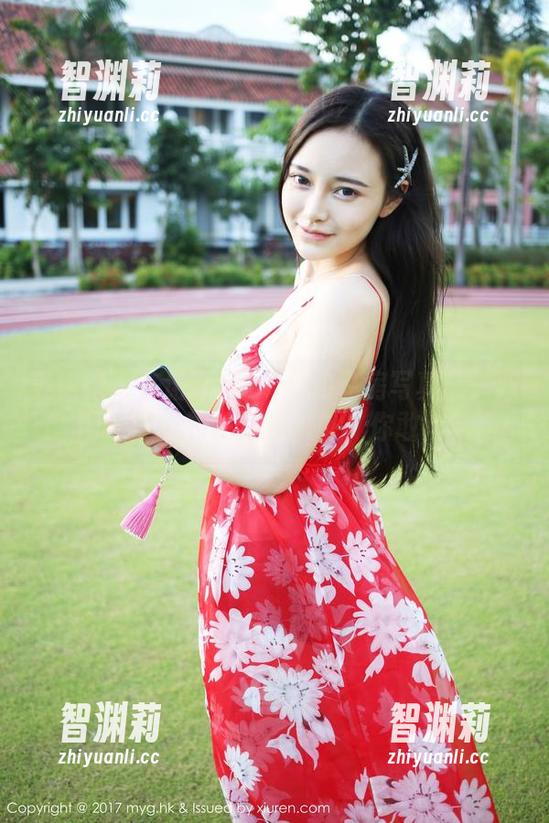 美媛馆-许诺Sabrina 美媛馆 - 许诺Sabrina的私房写真:一双网袜带来的快乐和意外,你敢信?