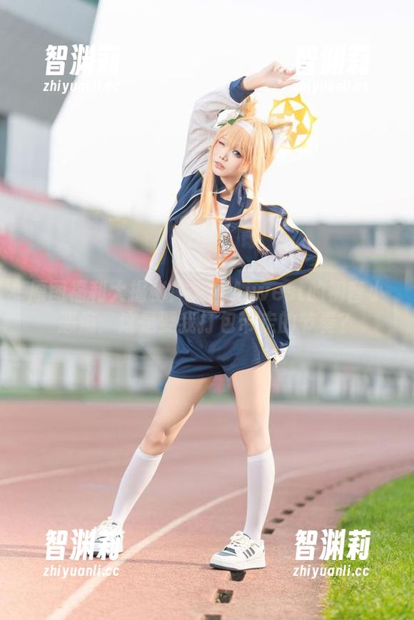 艾西Aiwest 原图福利大揭秘!艾西Aiwest的初音小恶魔:这是要我打包带走的节奏?