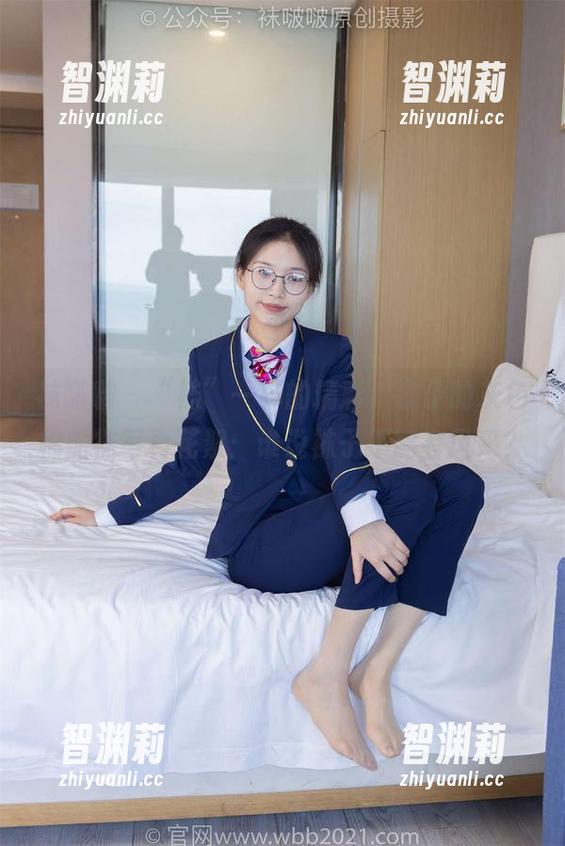 袜啵啵-稚予 袜啵啵 - “袜”一样的精彩,稚予的灰色棉船袜写真花絮:谁说袜子不能有风采?
