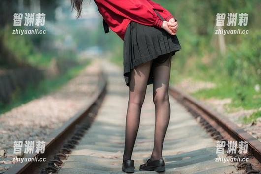西瓜少女 最新西瓜少女网袜写真,照片里的夏天太迷人!