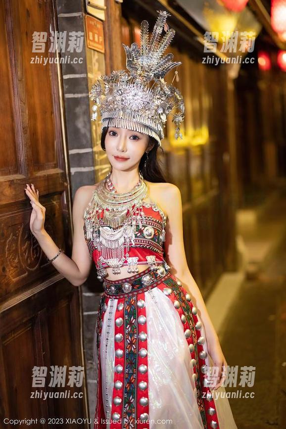 语画界 - 跟着夏小雅一起看看淡粉连体衣套图的更新，心跳没停过！