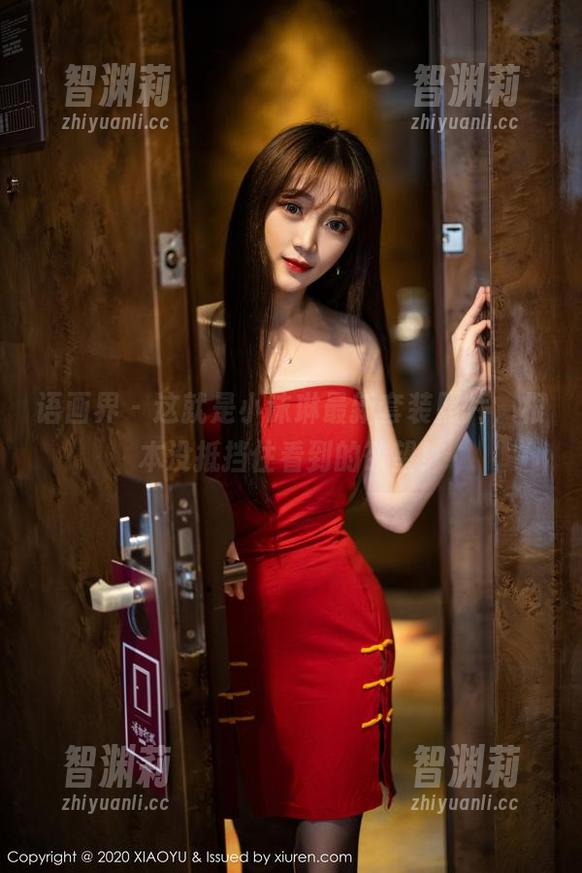 语画界-小沫琳 语画界 - 这就是小沫琳最新套装照片,根本没抵挡住看到的欲望!