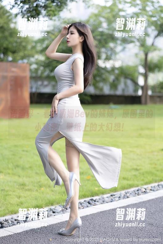 语画界-郑颖姗Bev 语画界 - 看郑颖姗Bev的妹妹,原图里的小秘密,壁纸上的大幻想!