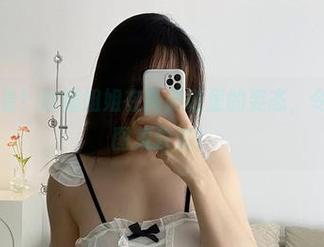 微密圈 – 看！铁锤姐姐在高跟鞋里的姿态，令人窒息的图集分享！