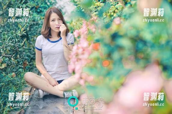 青豆客-易阳 青豆客 - 在户外放飞自我,易阳的私房写真真是太有趣了