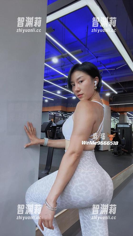 微密圈 - 这就是鹿瑶的全套礼服？我觉得光线打得好，原图上她顺便把我给比下去了…
